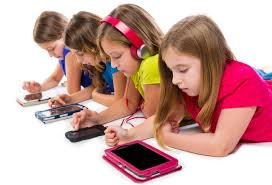 Dampak Gadget Terhadap Perkembangan Anak