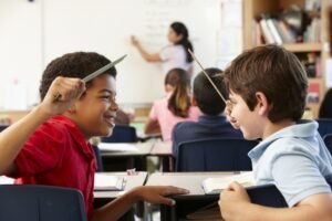 Cara Mengelola Kelas yang Ramai dan Sulit Diatur