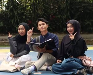Menjadi Mahasiswa Karyawan: 