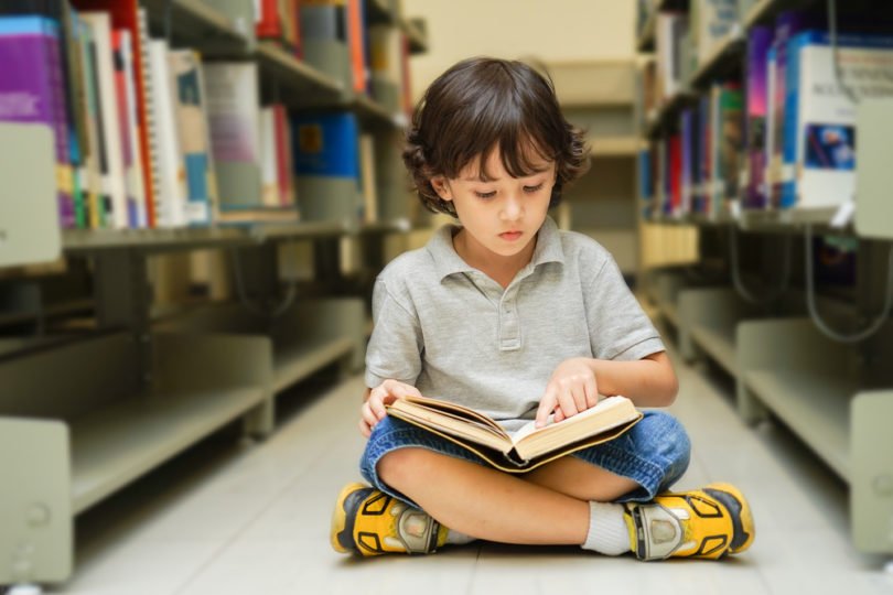 Cara Membangun Kebiasaan Membaca Buku Pada Anak Kecil